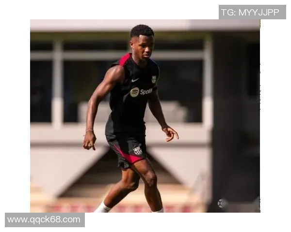 足球明星为何选择远离酒吧生活专注训练与职业发展之路